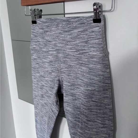Lululemon Wunder Under Hi-Rise Legging 25” - Picture 6 of 12